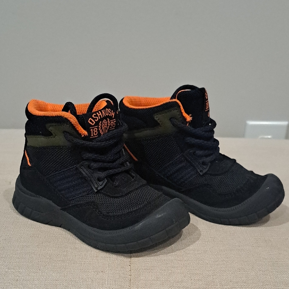 OshKosh B'gosh Kids Black and Orange Shoes